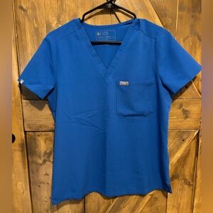FIGS one pocket scrub top